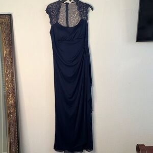 Elegant Navy Lace Maxi‎ Dress